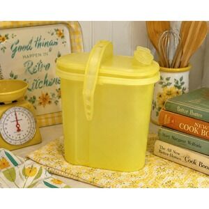 Vintage Yellow Tupperware Pitcher w Lid Handle Retro Kitchen Made USA Flawed